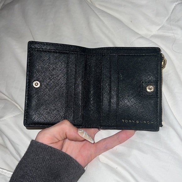 tory burch wallet - Picture 2 of 3